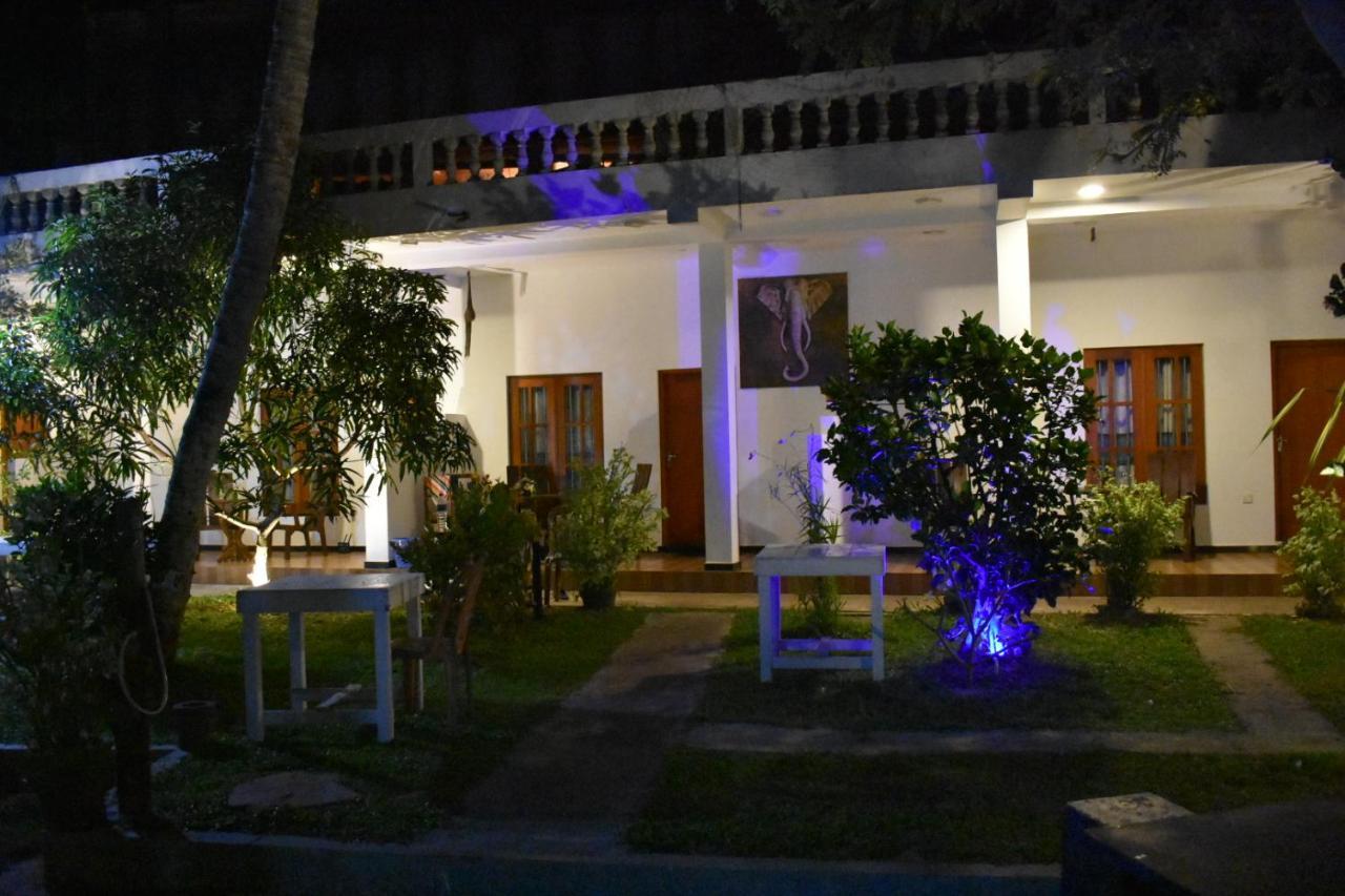 מיריסה Aroma Guest House מראה חיצוני תמונה