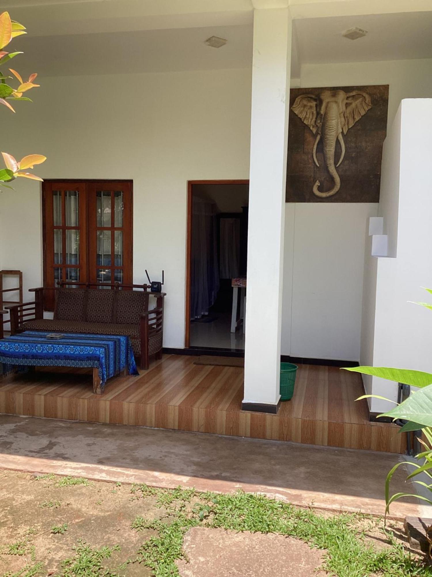 מיריסה Aroma Guest House מראה חיצוני תמונה